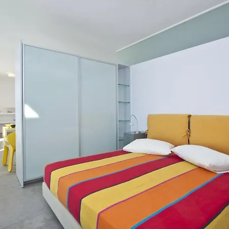 The Edge Luxurious Summer House Apartment *